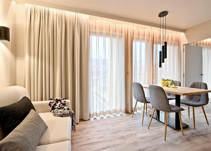 Harda House Friends &