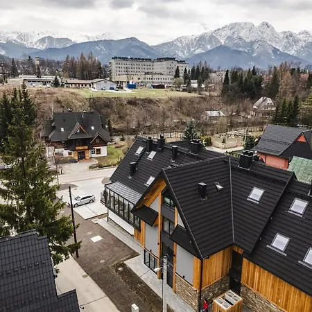 Harda House Friends & 4*