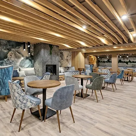 Harda House Friends & Aparthotel