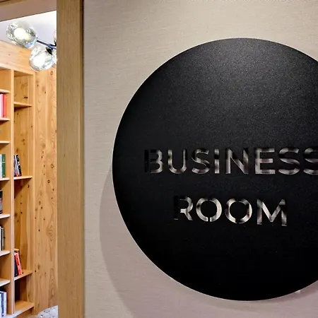 Harda House Friends & 4*