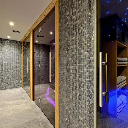 Harda House Friends & Apartmanhotel