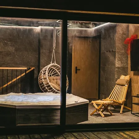 Harda House Friends & Aparthotel 4*