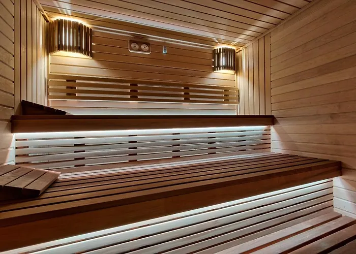 Harda House Friends & 4*