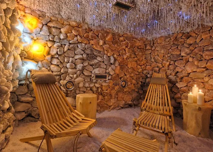 Harda House Friends &