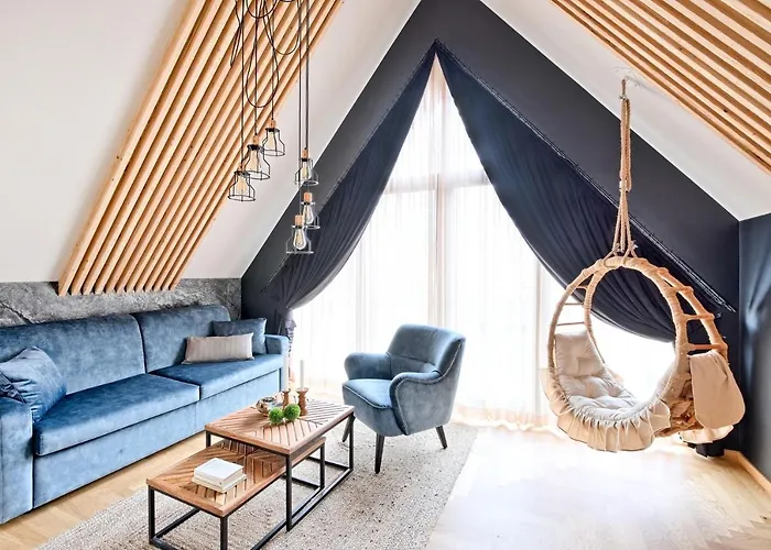 Harda House Friends &